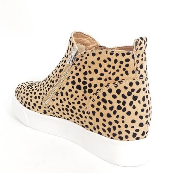 HIDING OUT SNEAKER WEDGE-LEOPARD - Picture 3 of 4